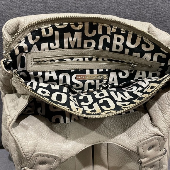 Marc by Marc Jacobs
Cream Leather Tote - Picture 3 of 5